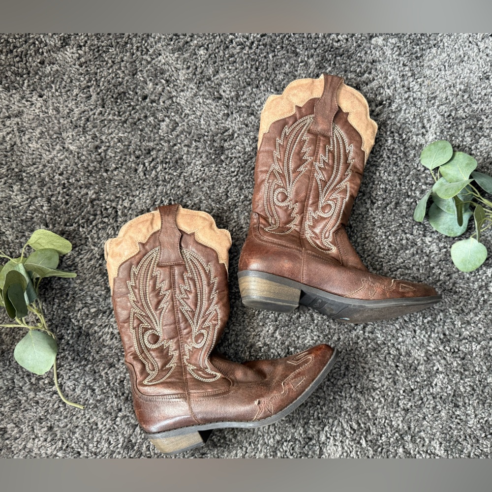 Brown and Tan Western Cowboy Boots